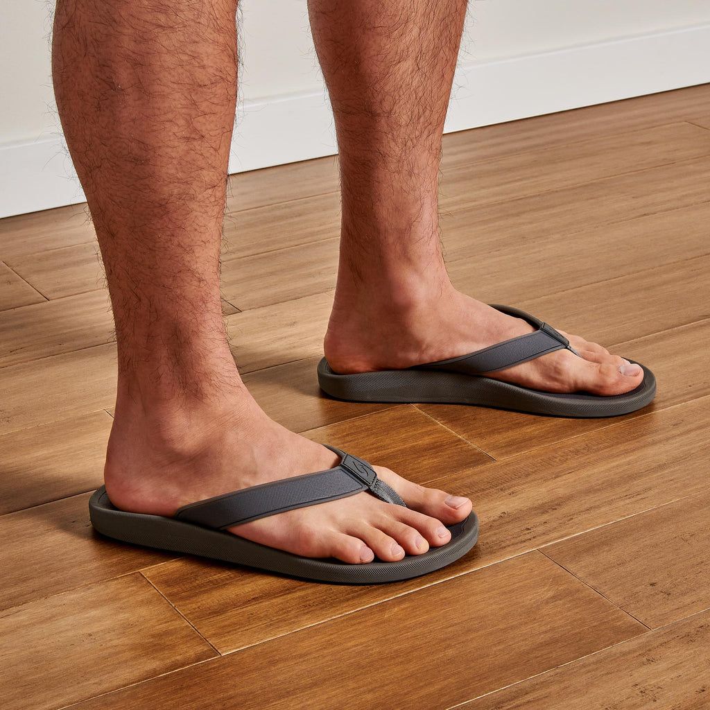 Men's Olukai Kōko o Sandals Dark Grey | GVYOMDE-71