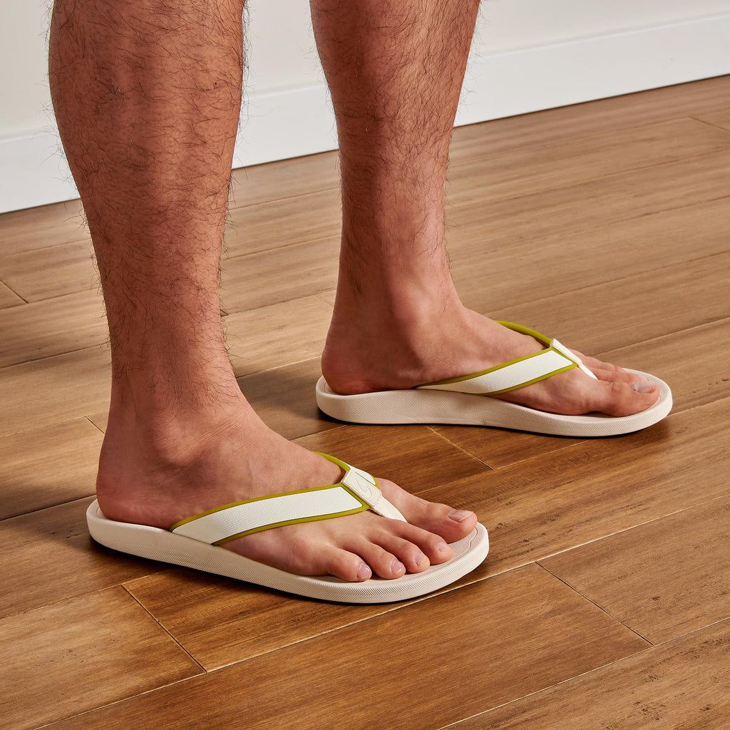 Men's Olukai Kōko o Sandals White | VTERGXM-90