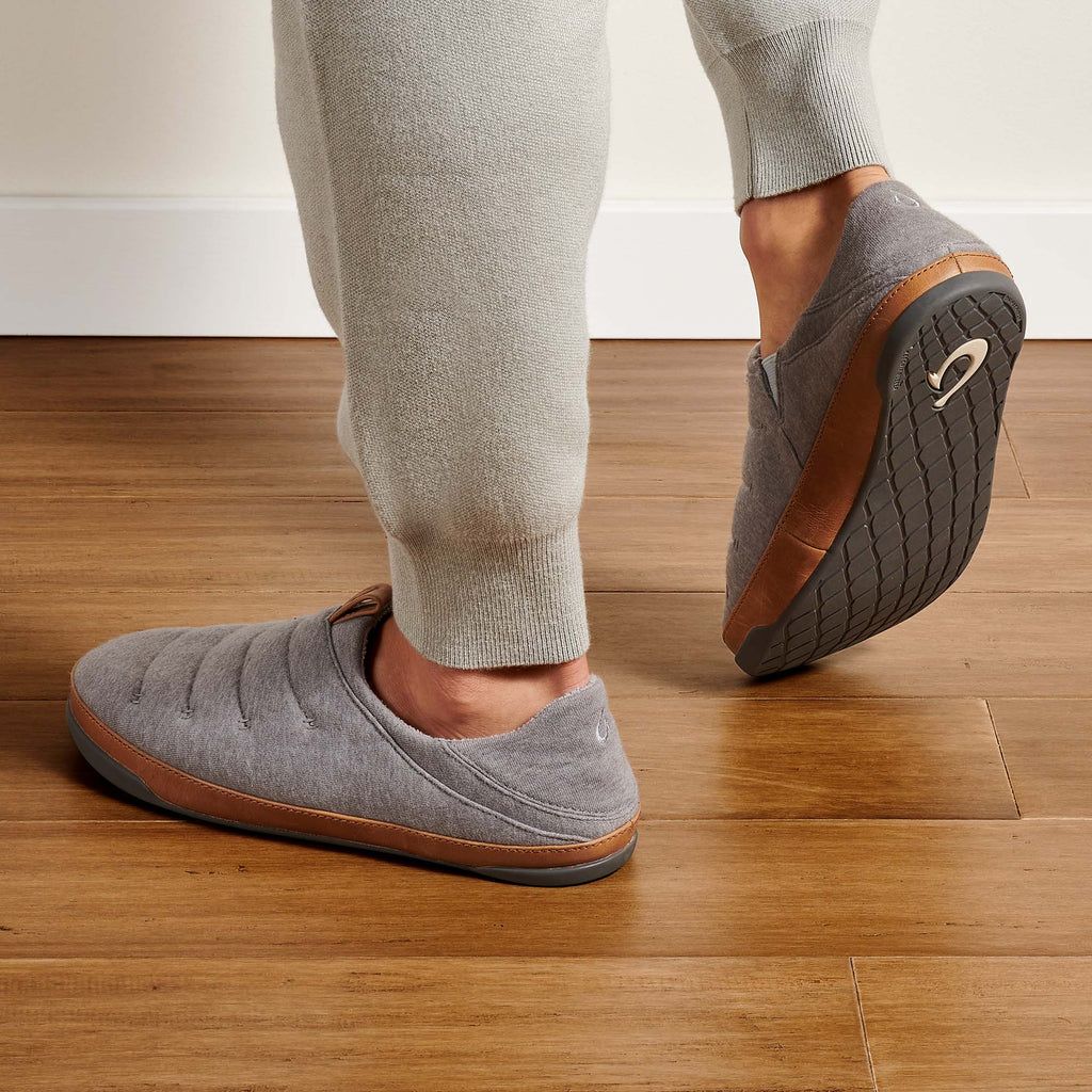 Men's Olukai Mahana Slippers Grey | OBNLKXE-78