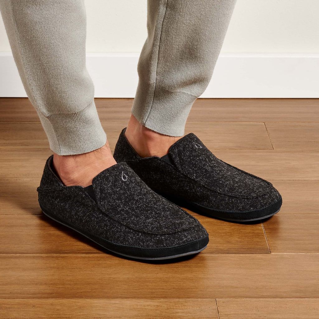 Men's Olukai Moloā Hulu Slippers Black | ZXHQTBV-61