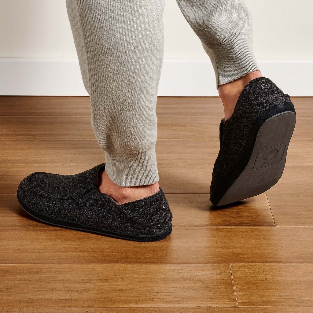 Men's Olukai Moloā Hulu Slippers Black | ZXHQTBV-61