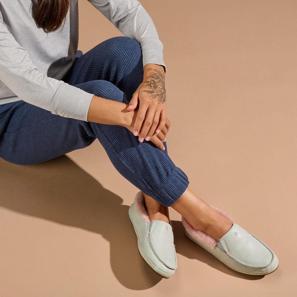 Women's Olukai Ku una Slippers White Grey | OVNTHCX-83